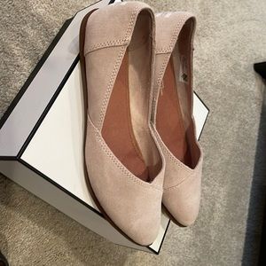 Tom’s shoes size W7 beautiful light rose blush suede perfect condition